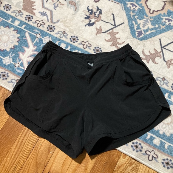 Athleta Speedwork Mid Rise 2 1/2” Run Short - Picture 3 of 6